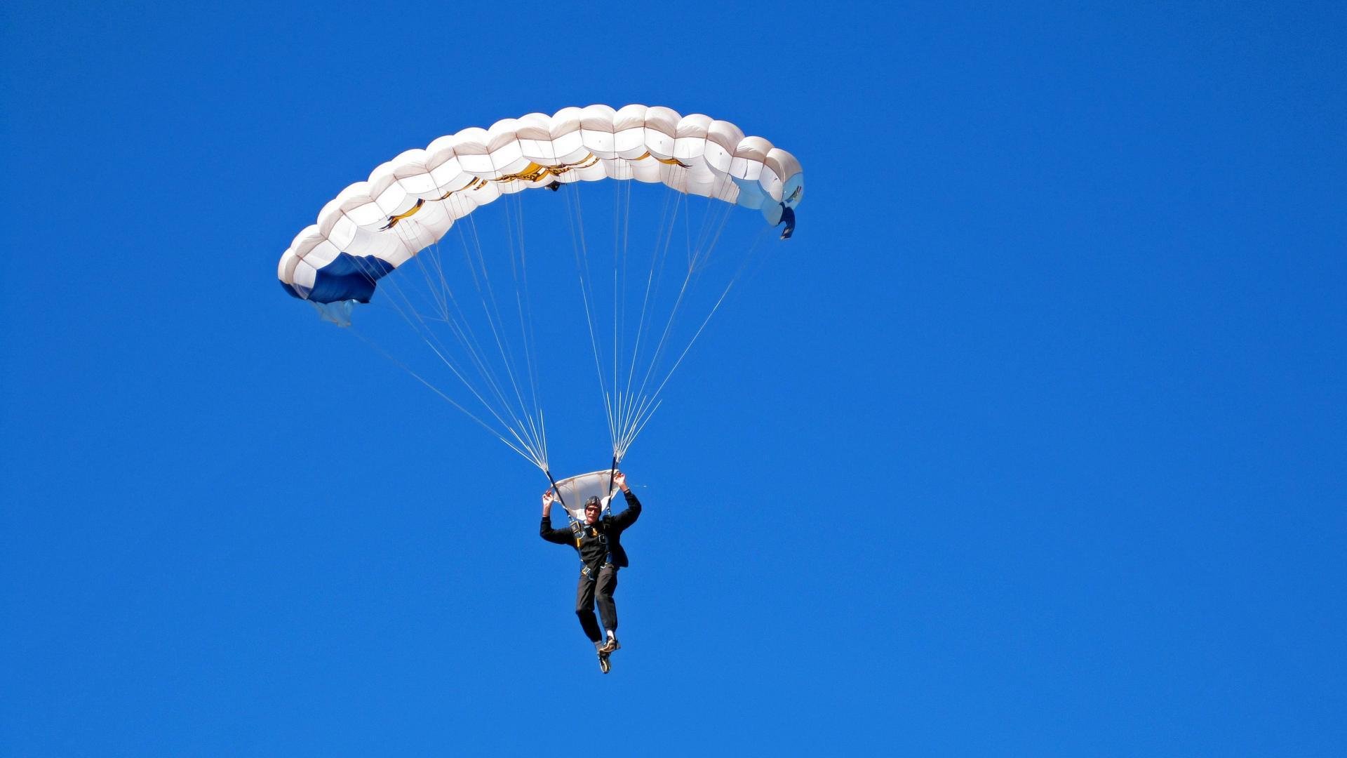 中锋是否应该学习外线球员的处理方式，中锋内线脚步教学