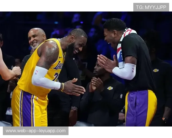 詹姆斯与退役前辈对话录被剪成励志片段热传