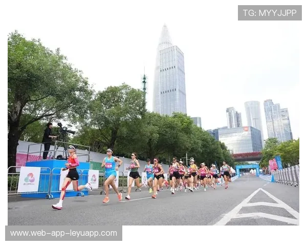 女子马拉松纪录被刷新，选手创造历史时刻，女子马拉松比赛