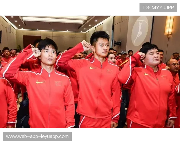 国家队备战新式战术体系 教练强调执行力，国家队战术后仰