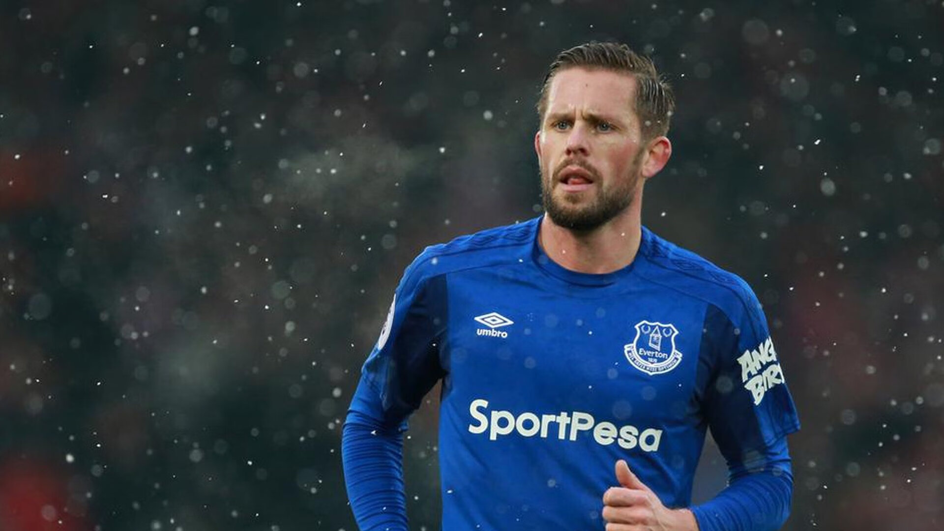 51岁贝嫂打脸现场!每年亏损1亿,强撑有钱人设,用尽了所有力气,贝嫂是干嘛的